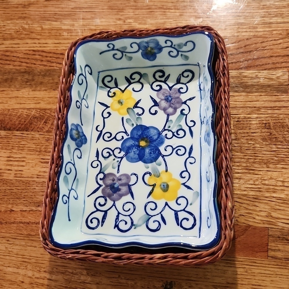 Vintage Emerald mosaic floral ceramic 7" Bakewear with basket